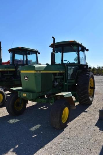 Main image John Deere 4230